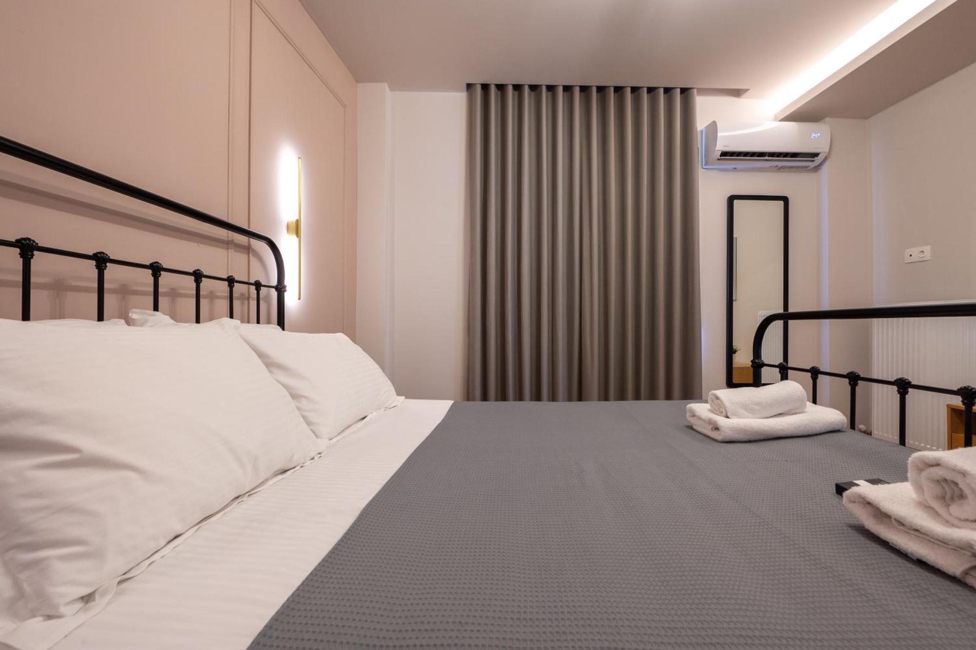 Live Life Plaka Apartment Атина Екстериор снимка