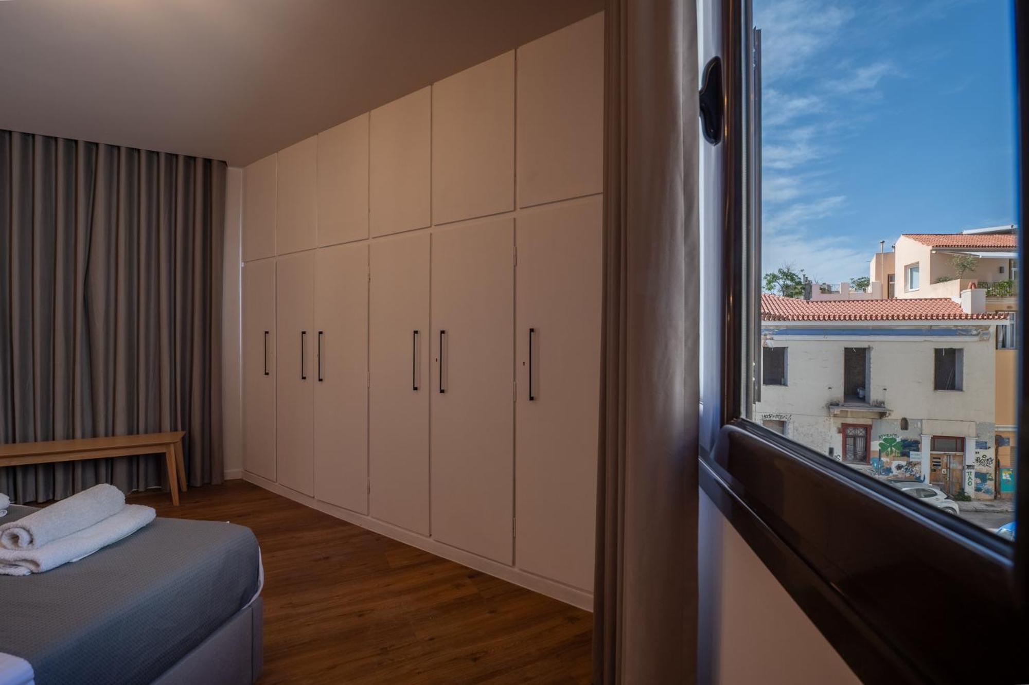 Live Life Plaka Apartment Атина Екстериор снимка