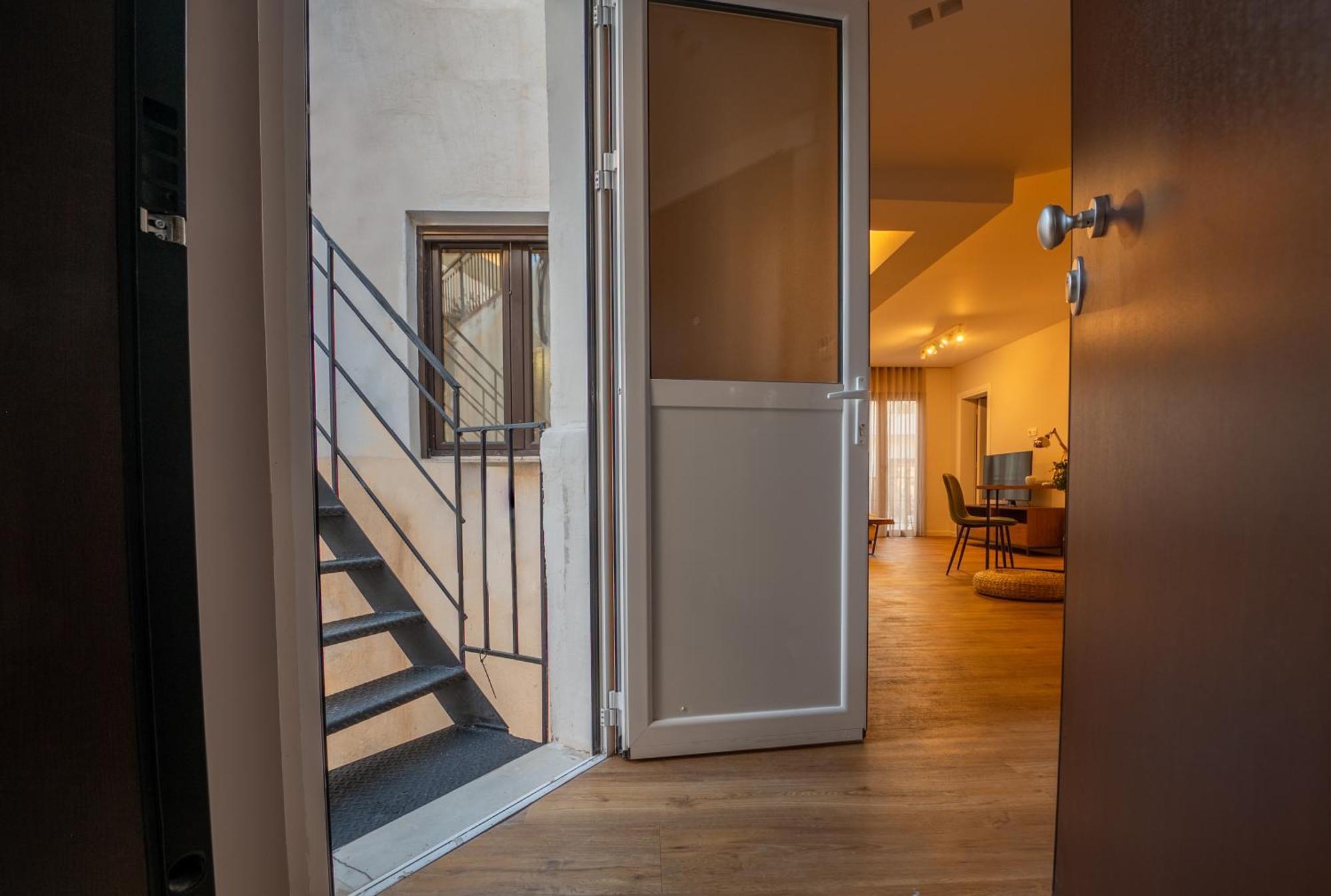 Live Life Plaka Apartment Атина Екстериор снимка
