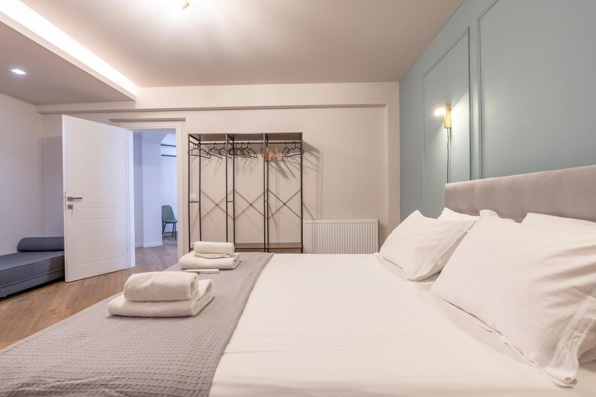 Live Life Plaka Apartment Атина Екстериор снимка
