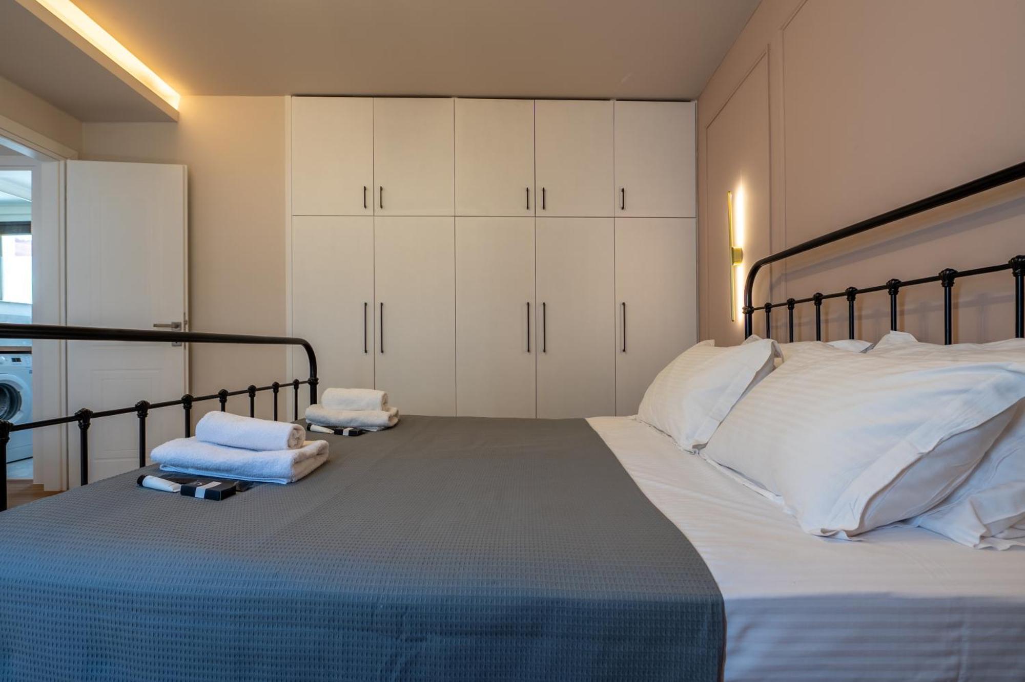 Live Life Plaka Apartment Атина Екстериор снимка